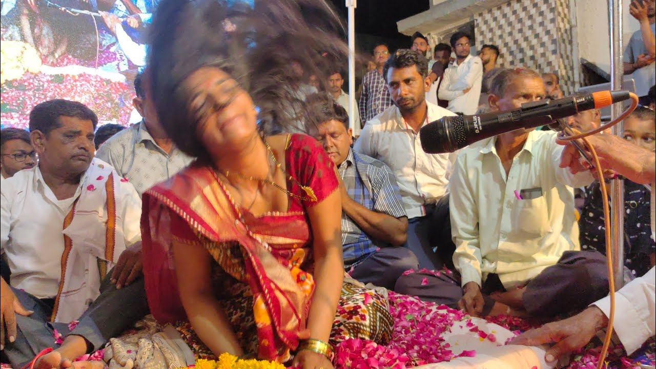 કુવાશી નાં કોડે ધાઇણોજ ની જહું માતા આઈ આવી ધુણ કોઈ દિવસ નહીં જોઈ હોય,,,