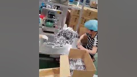 Horizontal plastic forks and spoons packing machine with auto feeder