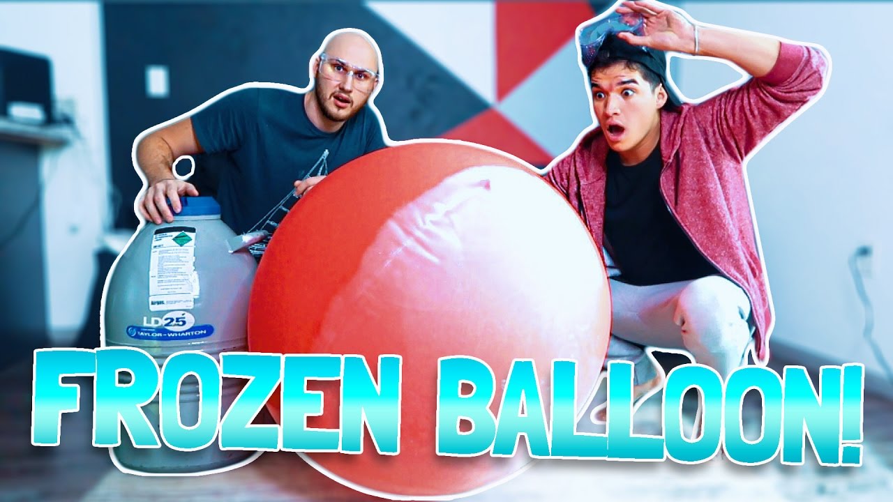 GIANT BALLOON vs LIQUID NITROGEN! - YouTube