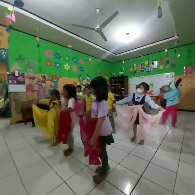 Latihan Menari Manuk Dadali | TK ISLAM AN-NISA 2023 #shortvideo #shorts #latihanmenari #tarian #tk