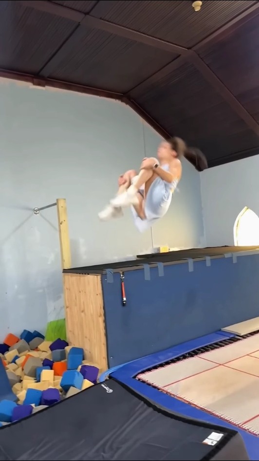 Back flip jump #adventure #jump #greenscreen - YouTube