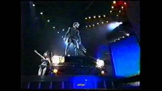 Ricky Martin in Australia: performs Livin La Vida Loca LIVE in Sydney (2000)