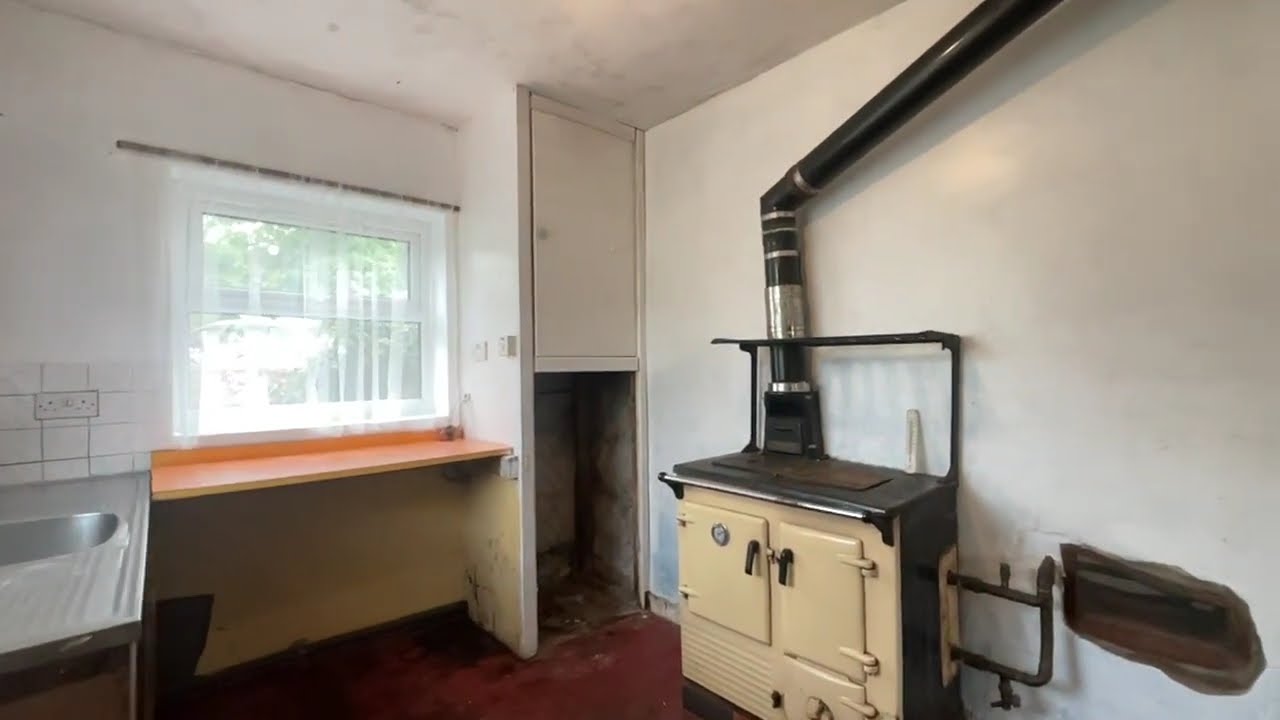 Clwt-y-Bont, Caernarfon, Gwynedd, LL55