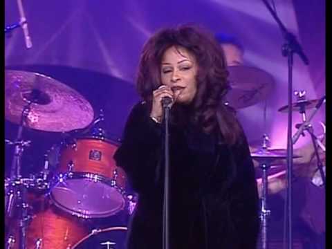 Chaka sings quotMy Funny Valentinequot in concert