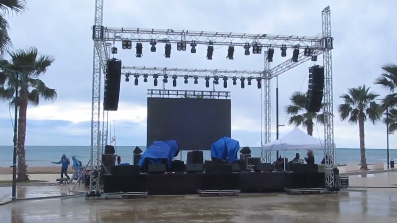 WET DAY OUT ,BUT THE SUN WAS KIND AND CAME OUT BEFORE WE STARTED .LA VILLA JOYOSA