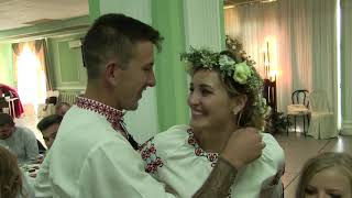 картинка: Запальне святкування другого дня весілля в Новограді-Волинському.