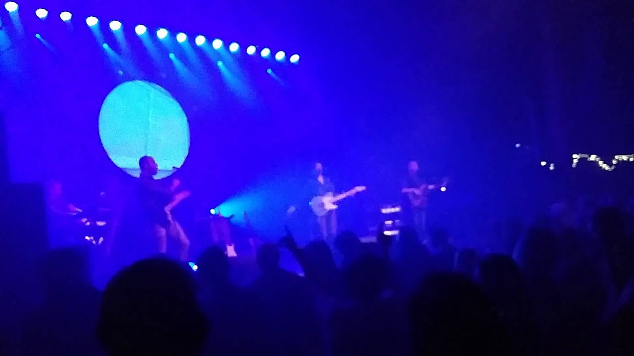 Another brick in the wall live. Mac Floyd