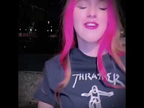 Риви танцует #риви #рививи #dance - YouTube