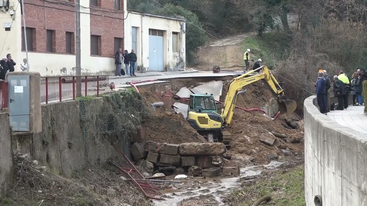 Els entrebancs a les obres allarguen la recuperació del servei d’aigua a Anglès