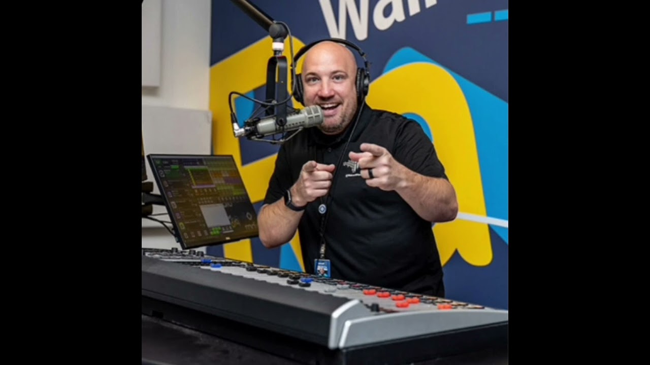 Walmart Radio: The Bo Show - Store Closing in 30 Minutes Reminder