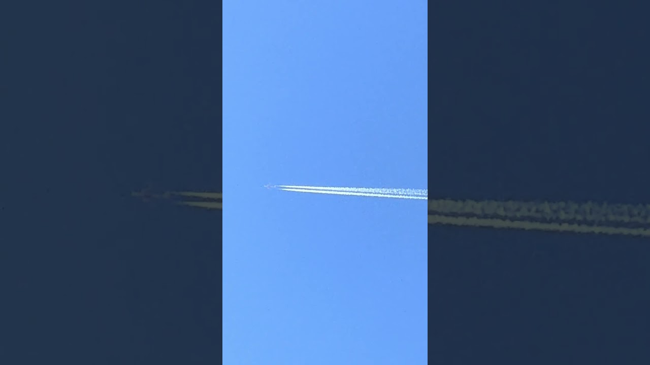 Qantas A330 Sydney to Bangkok cruising at 30000ft spotted from Canberra