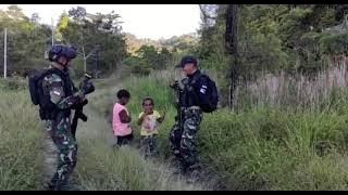 STORY WA TNI JOGET-JOGET SAMA ANAK PAPUA LUCU😁