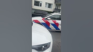 Politie Mercedes B-Klasse met spoed naar een ambulance melding in Dordrecht!