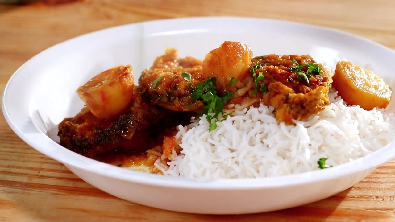 Bengali Fish Curry | 5 Best Fish Recipes Chef Anupa | Sanjeev Kapoor Khazana