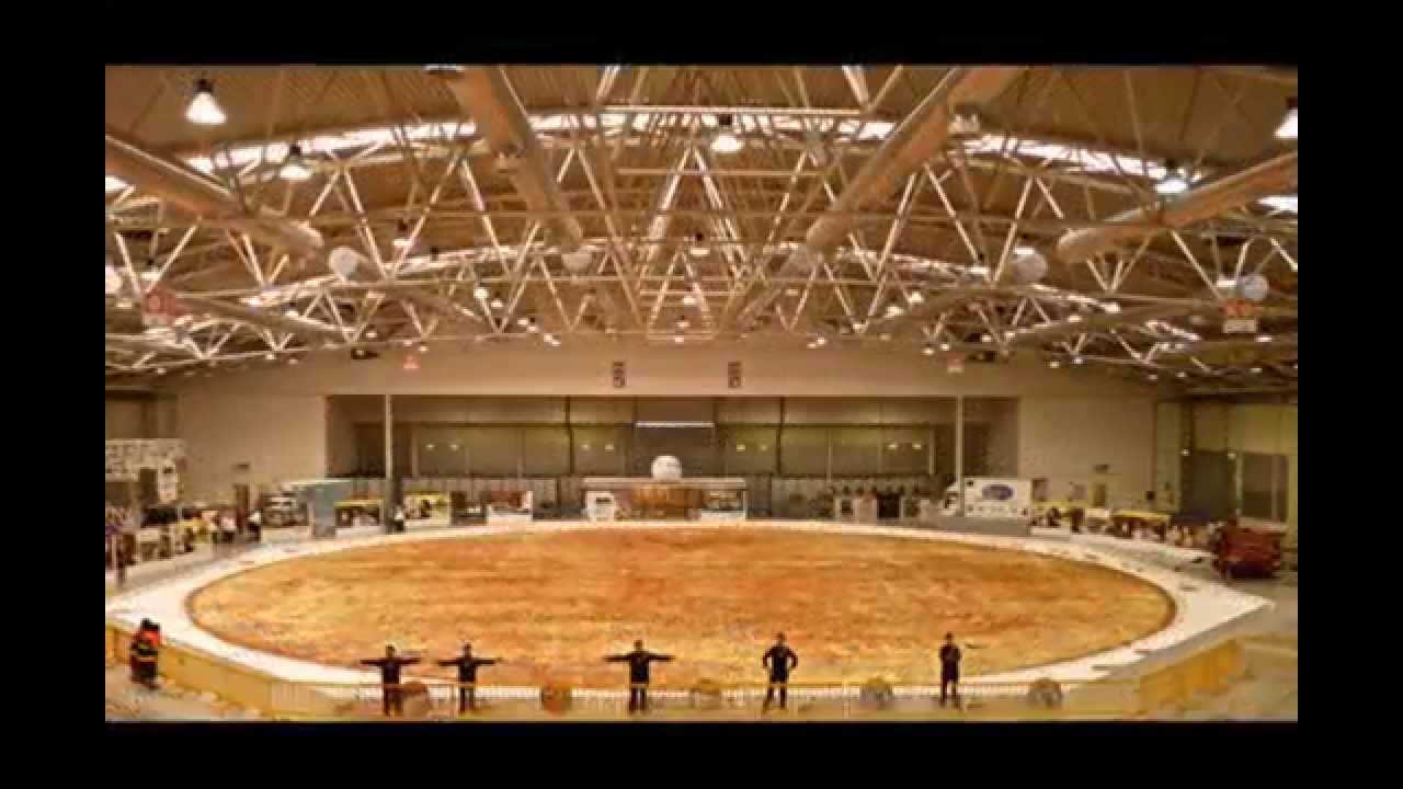 WORLD s LARGEST PIZZA YouTube