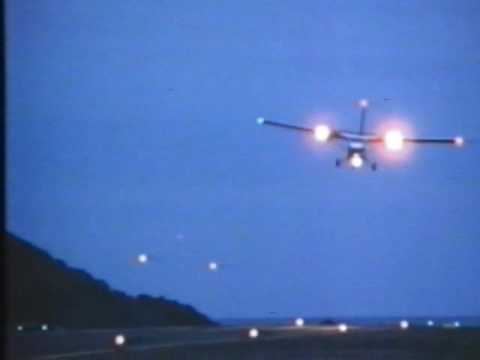 Widerøe Twin Otter landing at Værøy, Lofoten, Norway