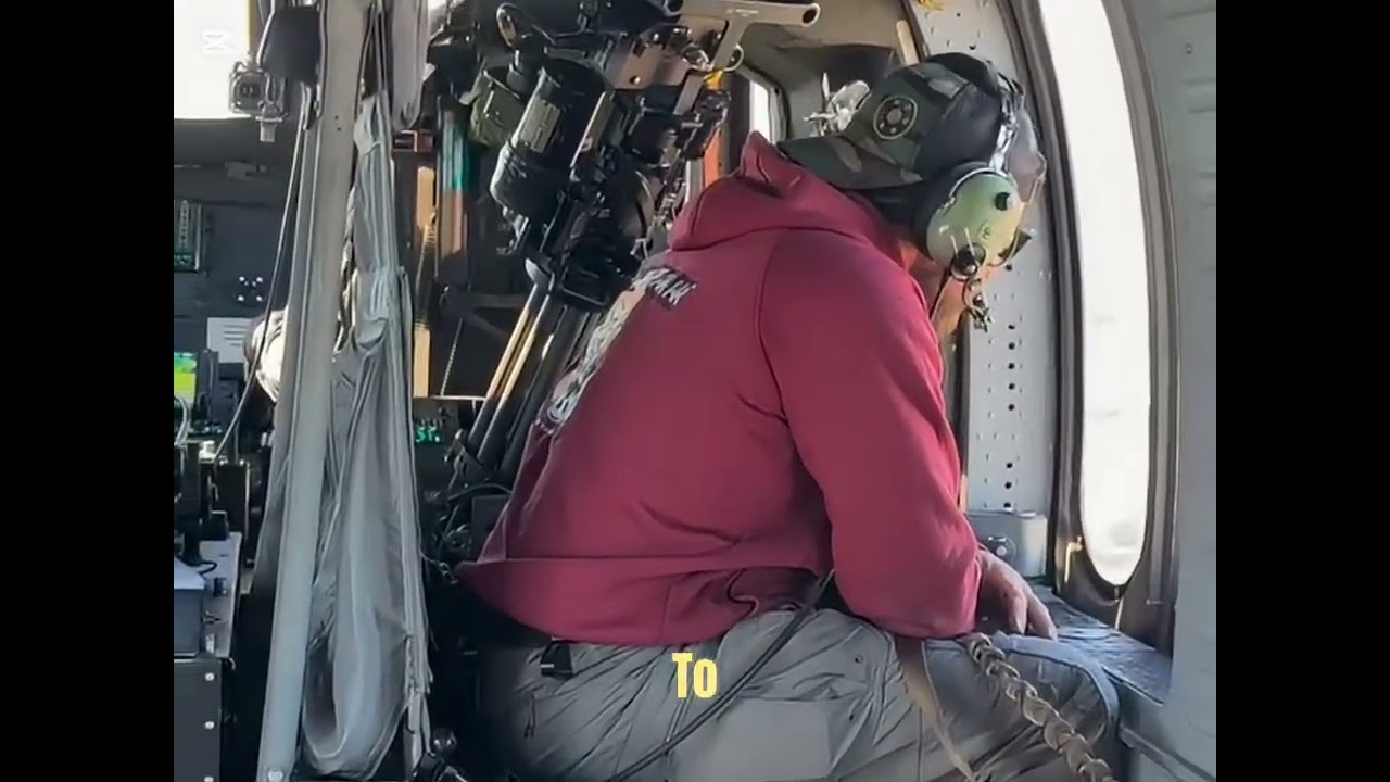 “UH-60 Black Hawk + M134D Minigun: The Ultimate Airborne Firepower Machine! 🚁🔥💥” 