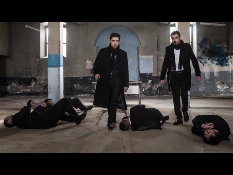 مراد علمدار يضرب تاجر المخدرات و يلقنه درسا مشهد اكشن من وادي الذئاب الجزء 10 الحلقة 54