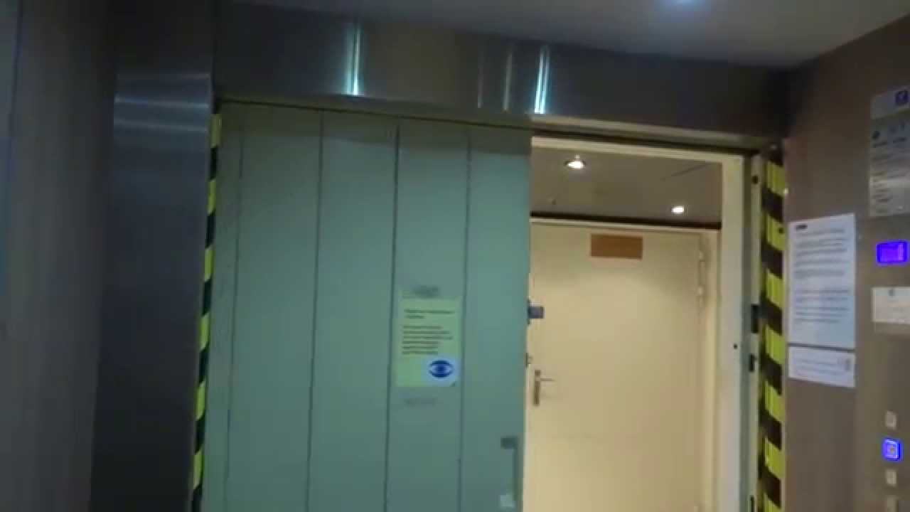 1980 Schindler? (Upgr. by: ThyssenKrupp) traction elevator @ C&A Department Store, Ostend, Belgium