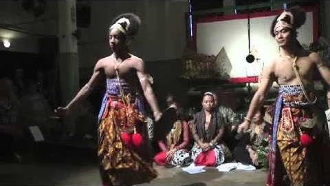 Beksan Eko Prawiro - Dansgroep Sinar Anyar - 10e editie Concert Gamelan en Dans (22 nov 2015)