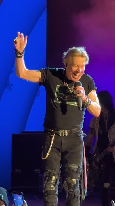 Experience Axl Rose’s Emotional Performance of ‘Estranged’ Live at the Hollywood Bowl!