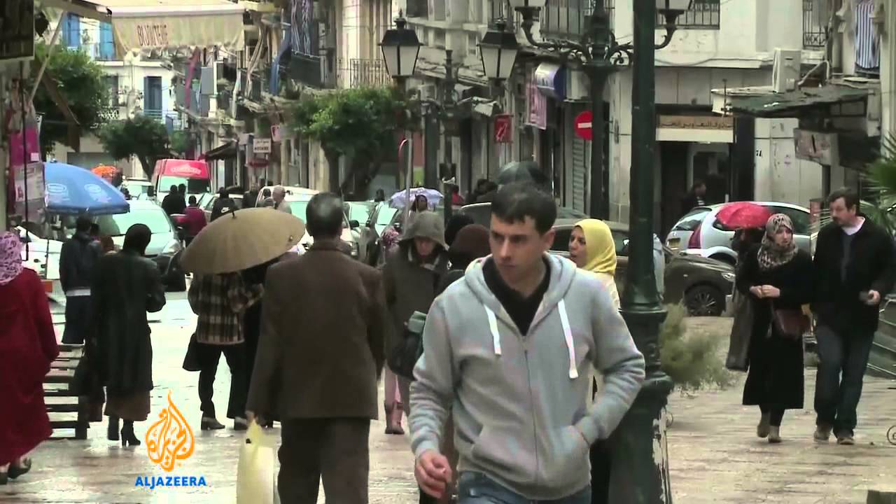 علي بن فليس يدخل سباق الترشح لرئاسة الجزائر