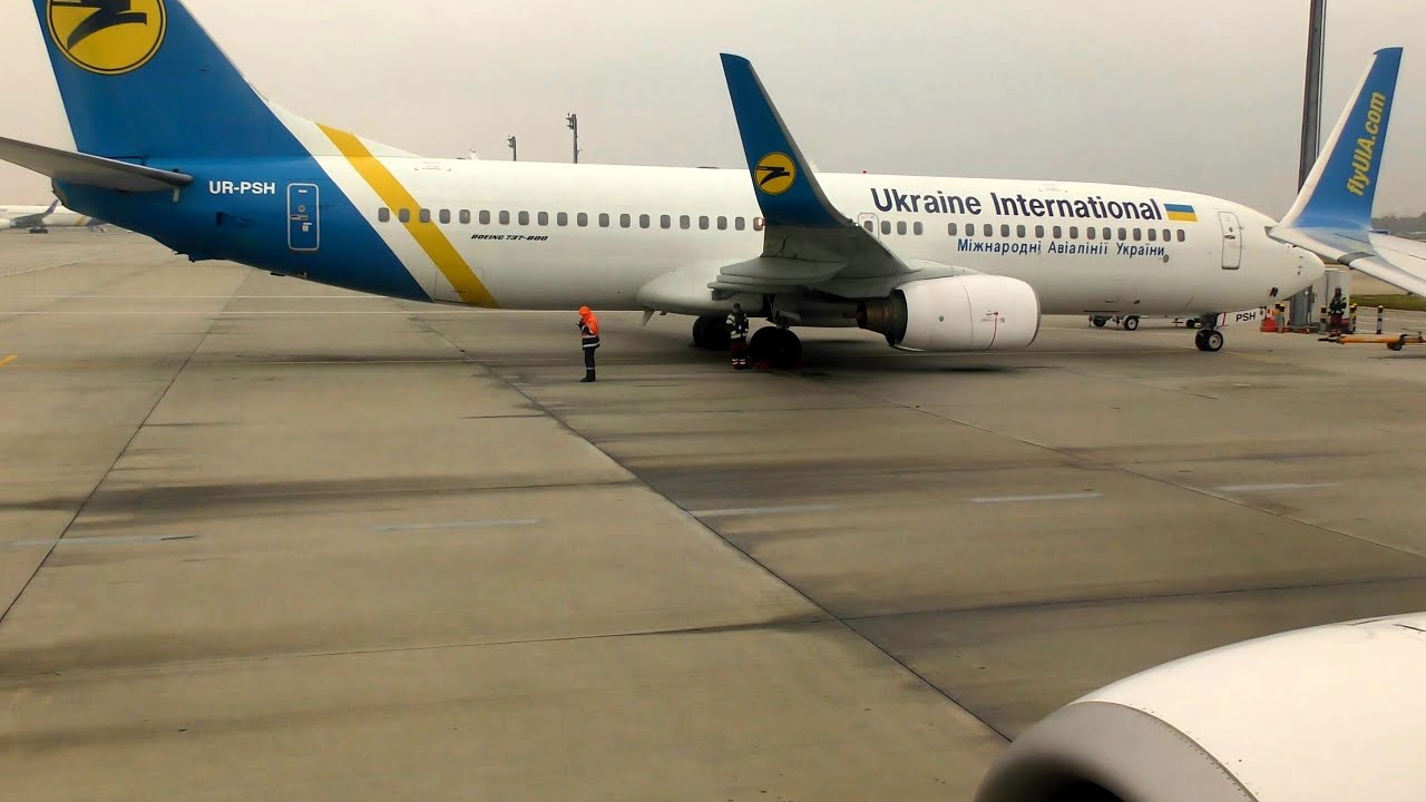 [INFLIGHT] Ukraine International Airlines 737-800 Kiev Boryspil - London Gatwick (Full Flight)