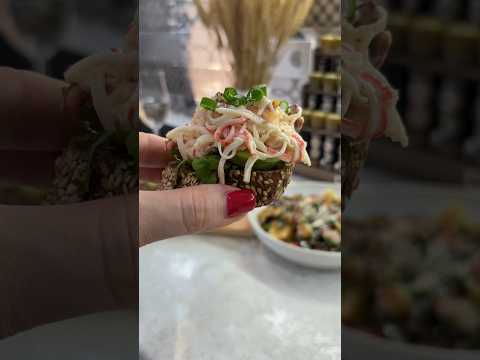 Брускетта с крабовыми палочками и вялеными томатами 🥂😻 #брускетта #закуска #рецепты #еда #рек