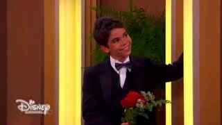 Jessie 1×01 - La cena