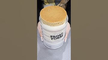 Make perfectly straight cakes with Frost Form! 🧡 www.frostform.com #cakedecorating