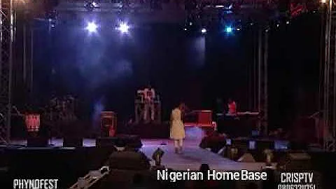 Flavour seduced and kiss Chidimma on Stage