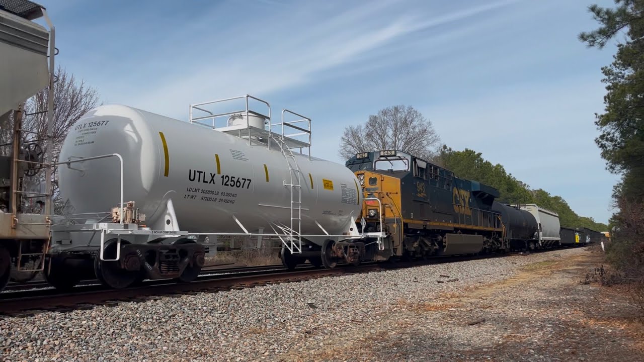 CSX 864 Leads Long CSX X492-01 NB Manifest Train With Mid DPU Florence ...