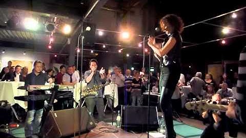 "I Belong To You" mit Lenny bei Wolf Codera