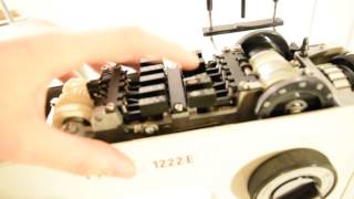 Pfaff 1222E Heavy Duty Metal German Sewing machine IDT Dual feed + Case