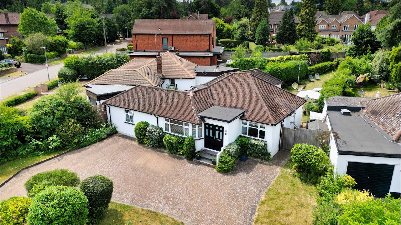 A stunning bungalow located in the soughtafter village of Radlett
