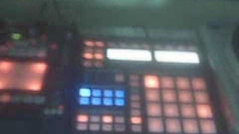 Using One Turntable to Control Four Decks in Native Instruments Traktor Pro