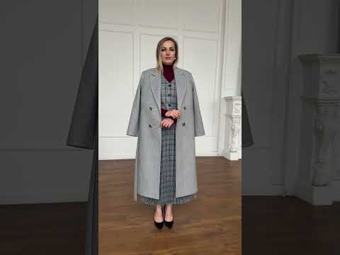Пальто жіноче класичне демісезонне двубортне світло-сіре р 48-60, видео 1