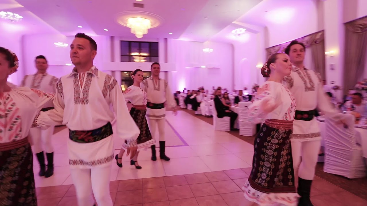 Dansatorii Ansamblului 