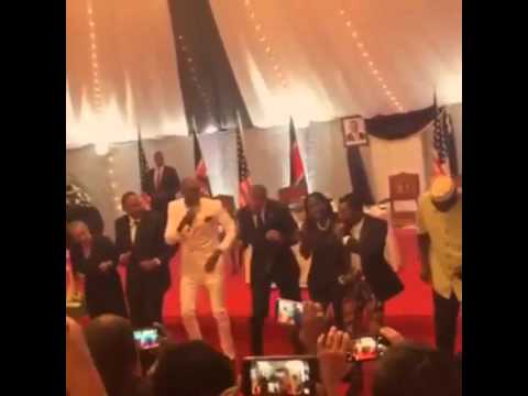 Video President Obama dancing to Sauti Sol's "Sura Yako" in Kenya