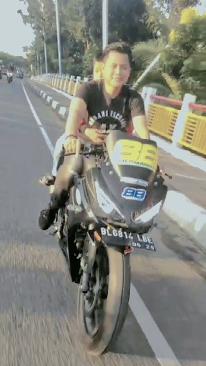 CBR150R-HONDACBR150R