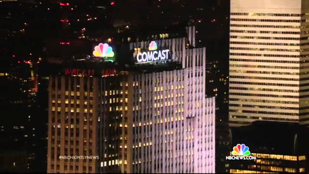 Nbc Nightly News Nbc Peacock Lights Up Nyc Skyline Youtube