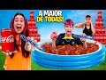 A MAIOR PISCINA DE COCA COLA COM MENTOS *deu muito ruim