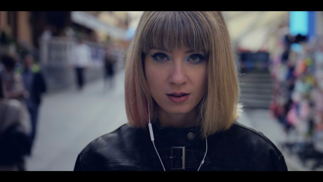 Helen Aria - Straniera (Prod. Momo Riva) [Lyric Video]