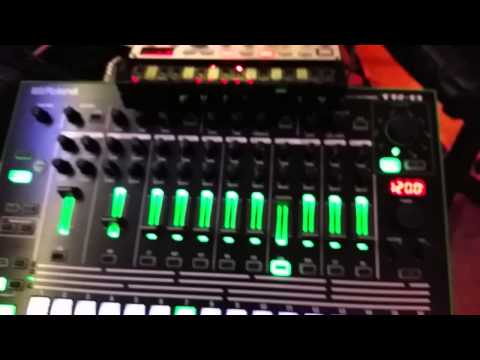 Volca Bass, TR8, SH101 sync test.