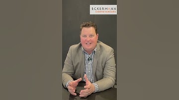 What are the main differences between a conveyancer and a lawyer?