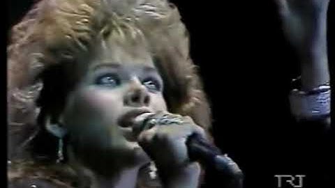 C C  Catch   Jump In My Car (with Spanish Subtitle)