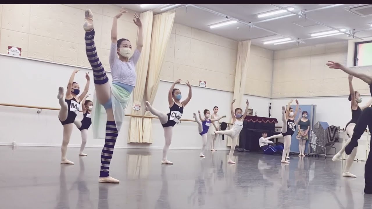 ジゼル全幕リハーサル前のウォームアップクラス