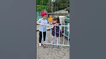 انت شمسي وانت ظلي عندي اخ حنوون كتير الأخوة اجمل شيء في الحياة 