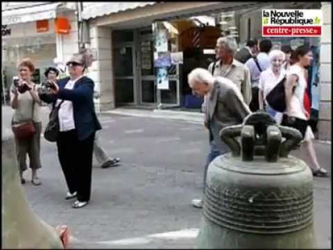 Poitiers - dépose des cloches de Saint-Porchaire