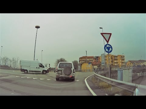 Attraversando Tortona (AL) - Crossing Tortona (Alessandria, Piemonte - Italy)